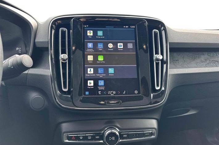 Grå Volvo C40 fra 2023