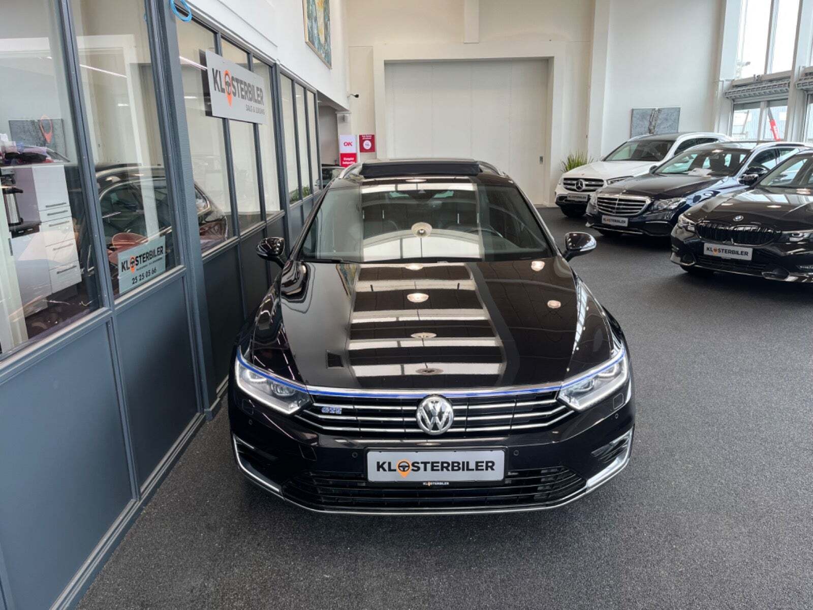 Sort VW Passat fra 2017