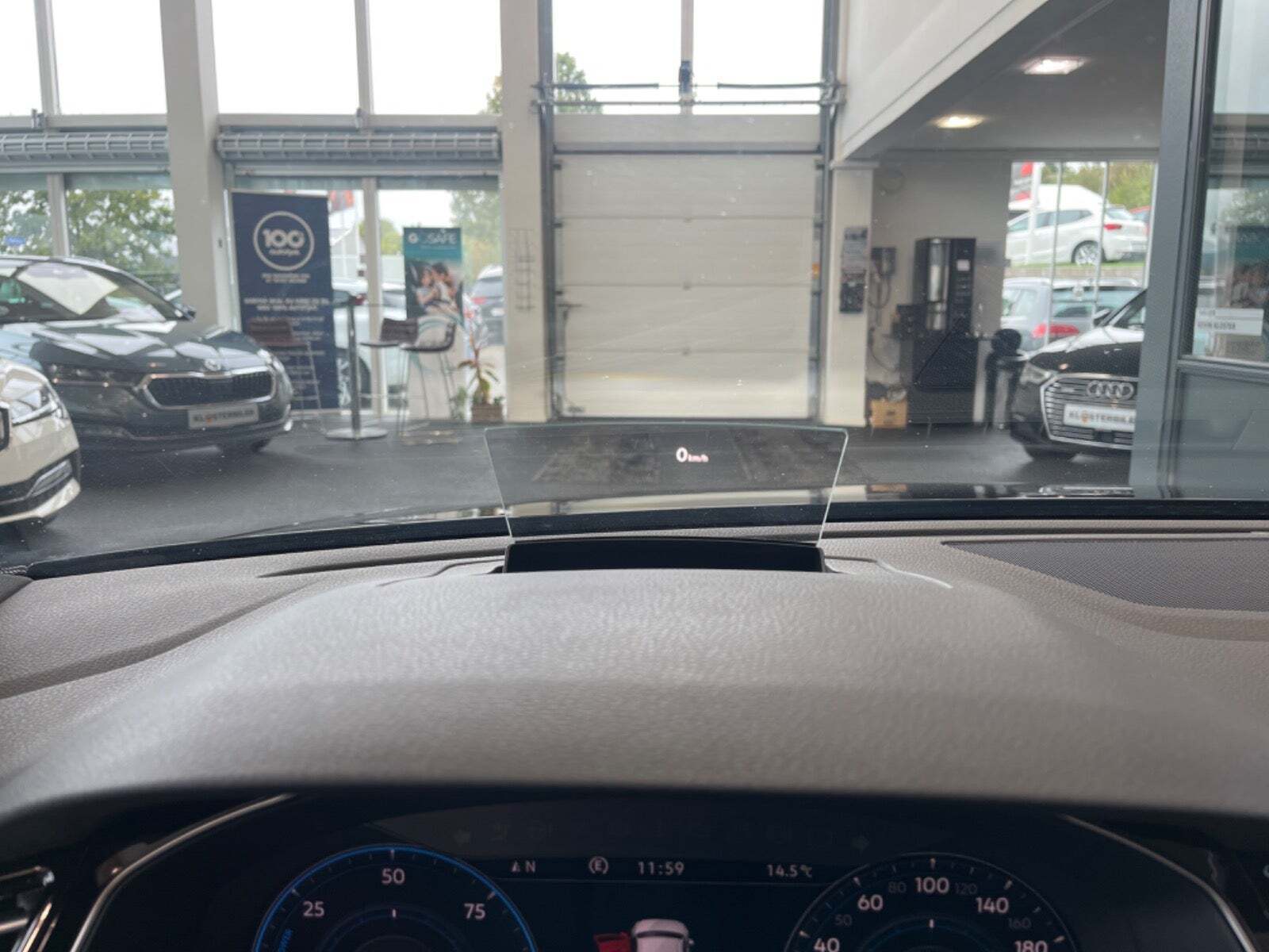 Sort VW Passat fra 2017