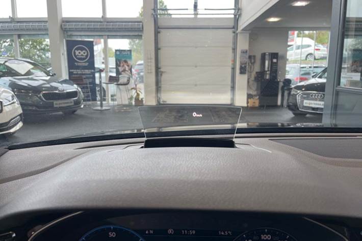 Sort VW Passat fra 2017