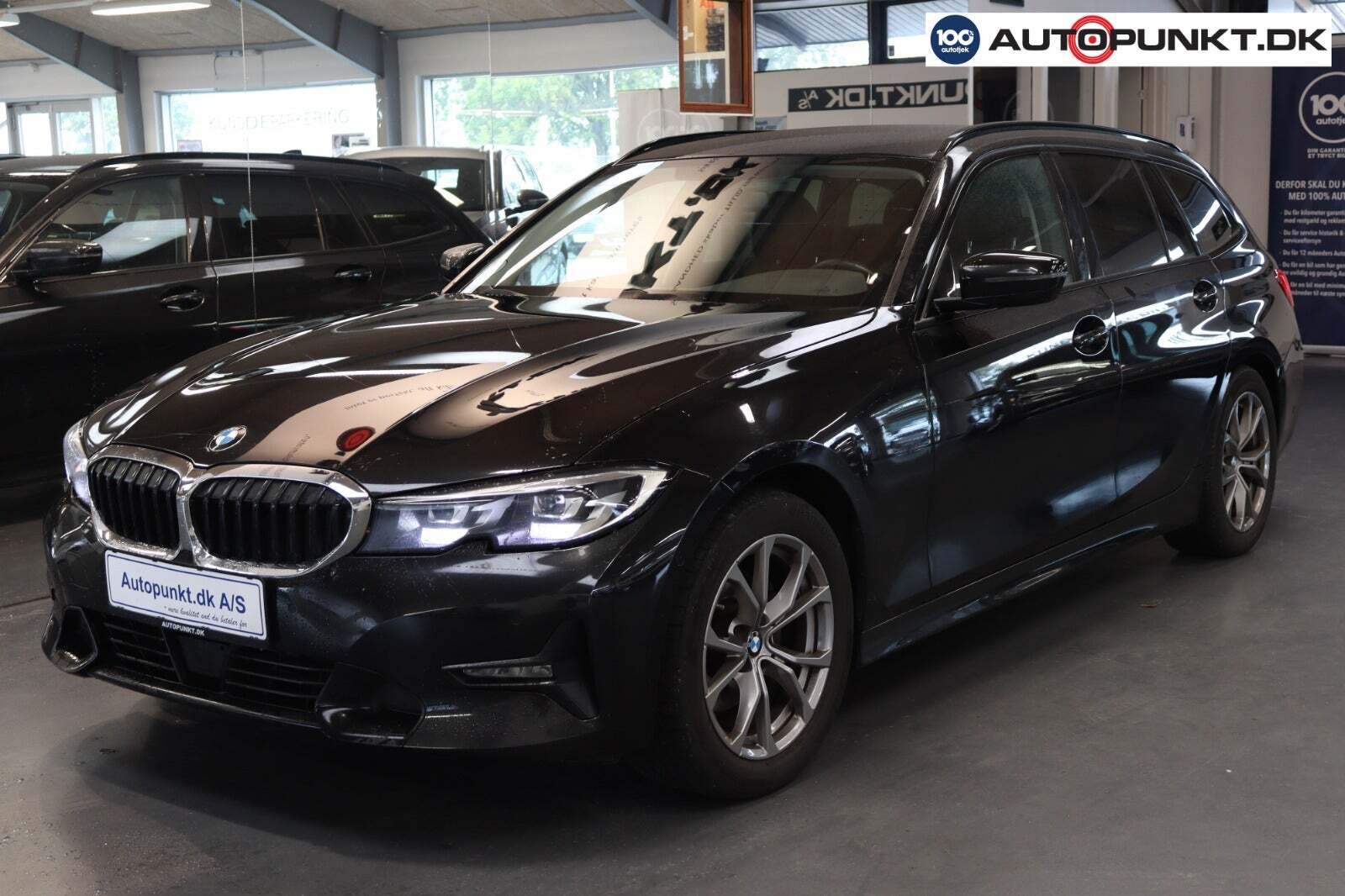 Sort BMW 320d fra 2020