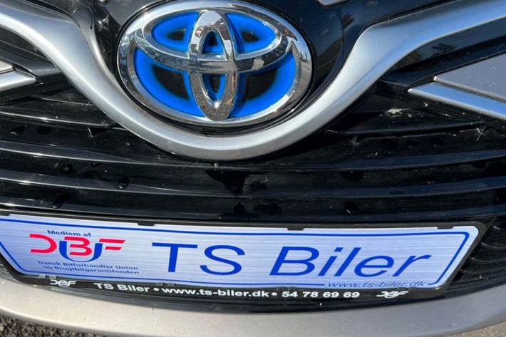 Orange Toyota Yaris fra 2015