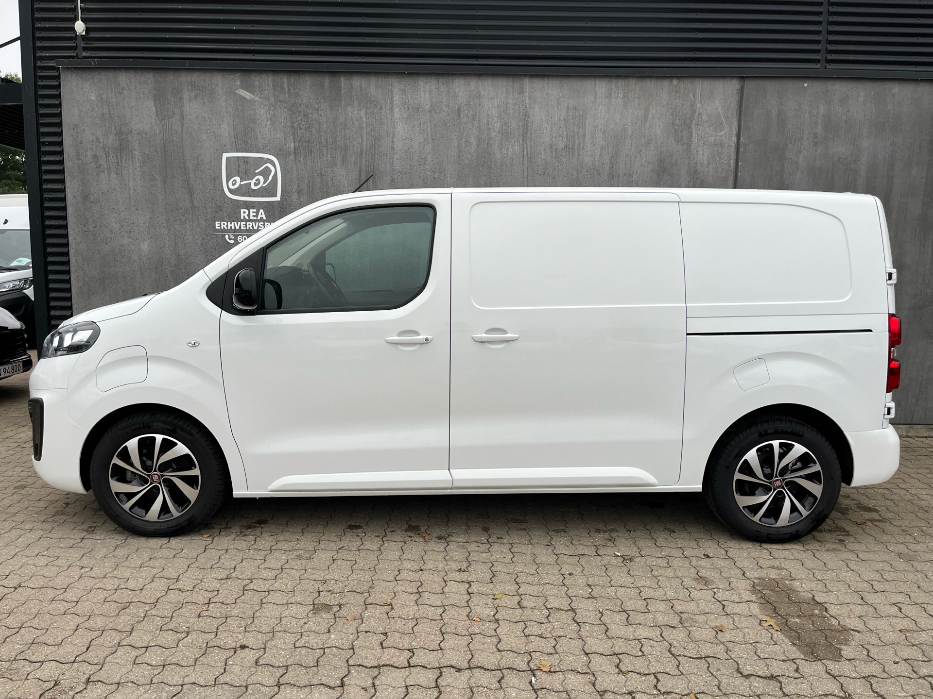 Fiat E-Scudo L2H1 EL Lounge 136HK Van Aut.