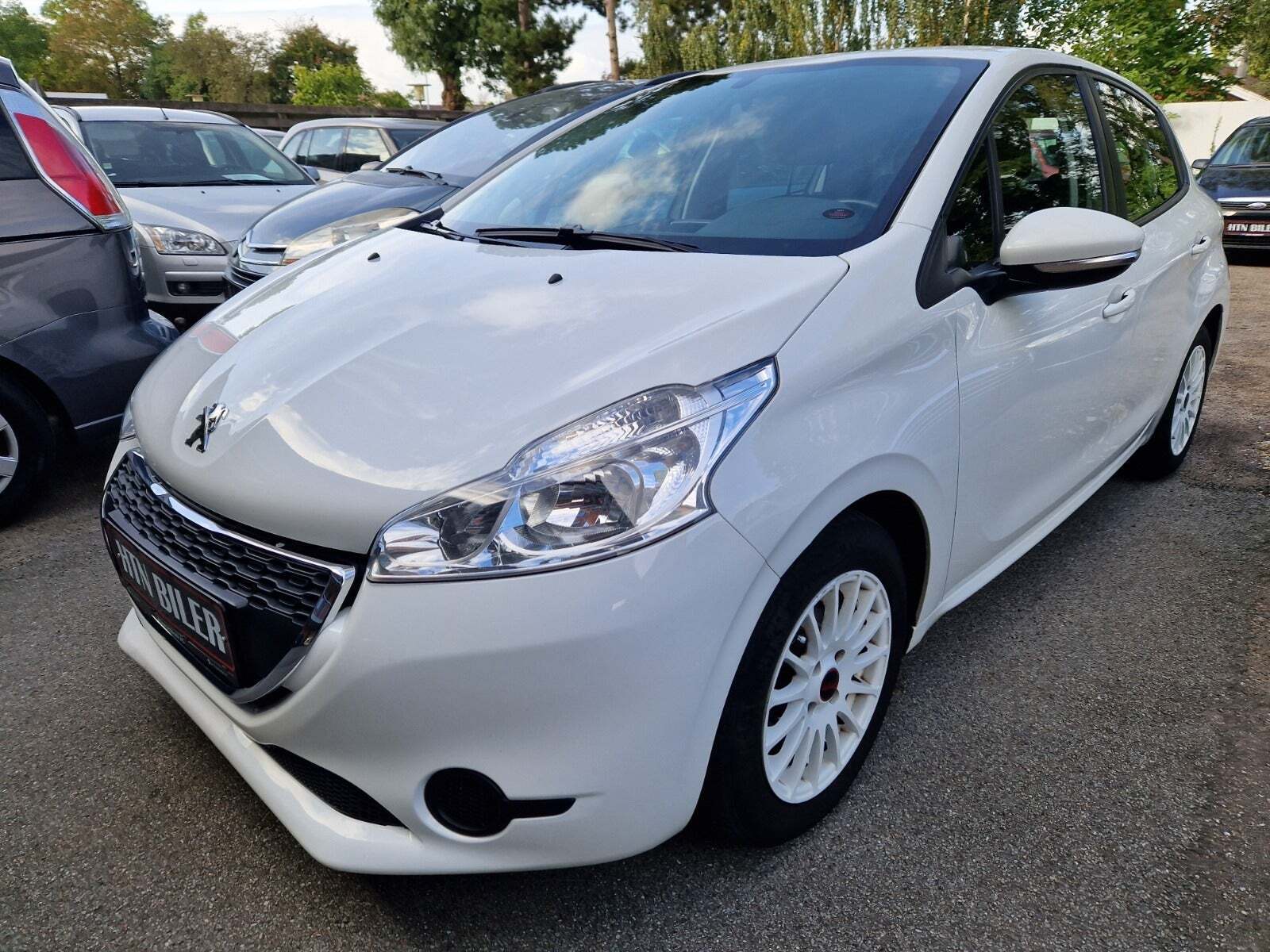 Grå Peugeot 208 fra 2014