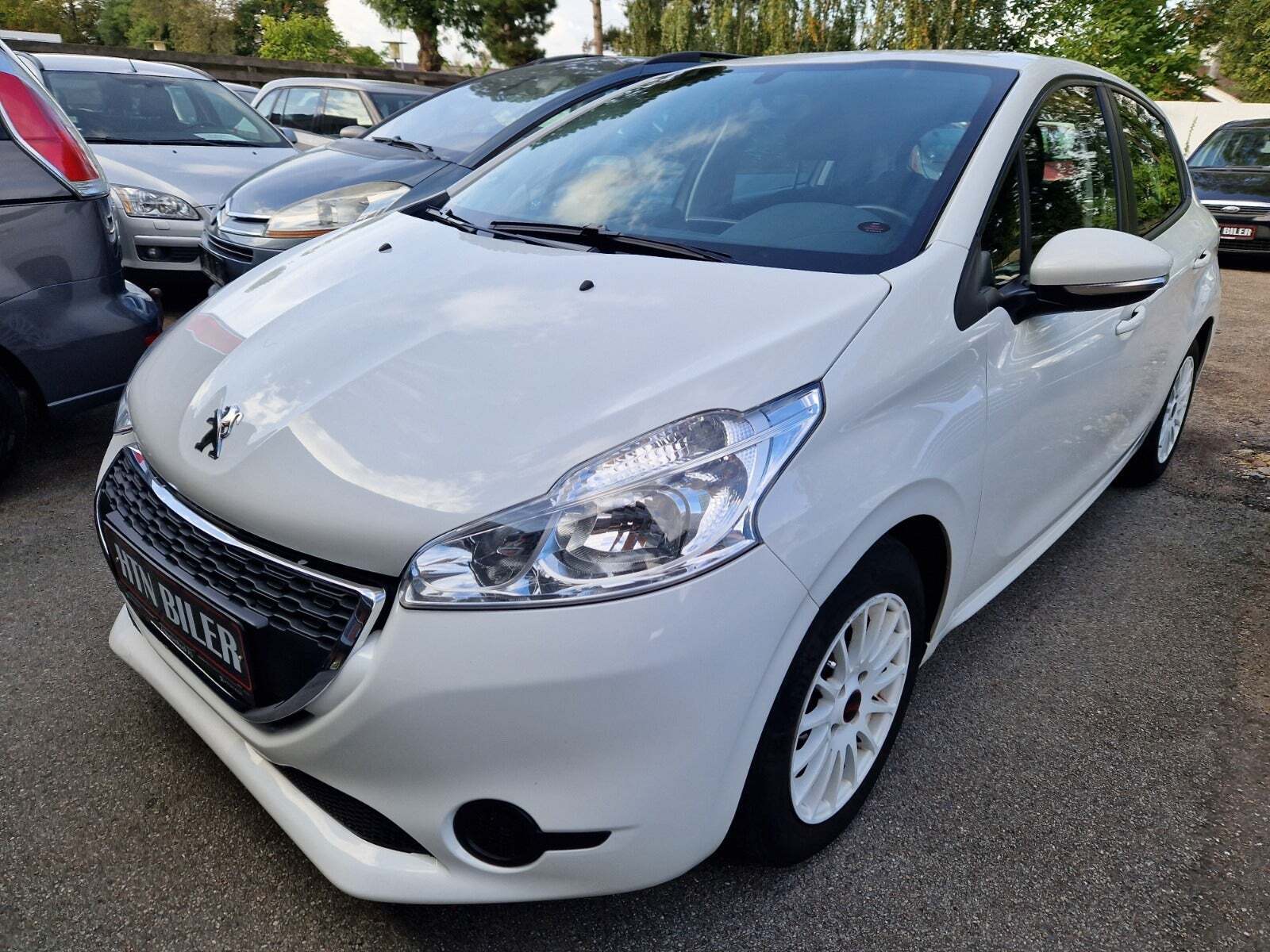 Grå Peugeot 208 fra 2014