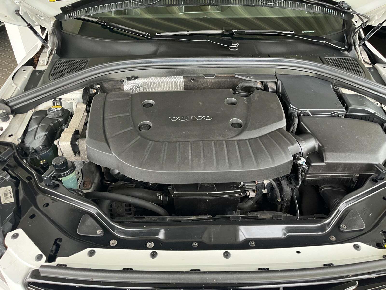 Hvid Volvo XC60 fra 2016