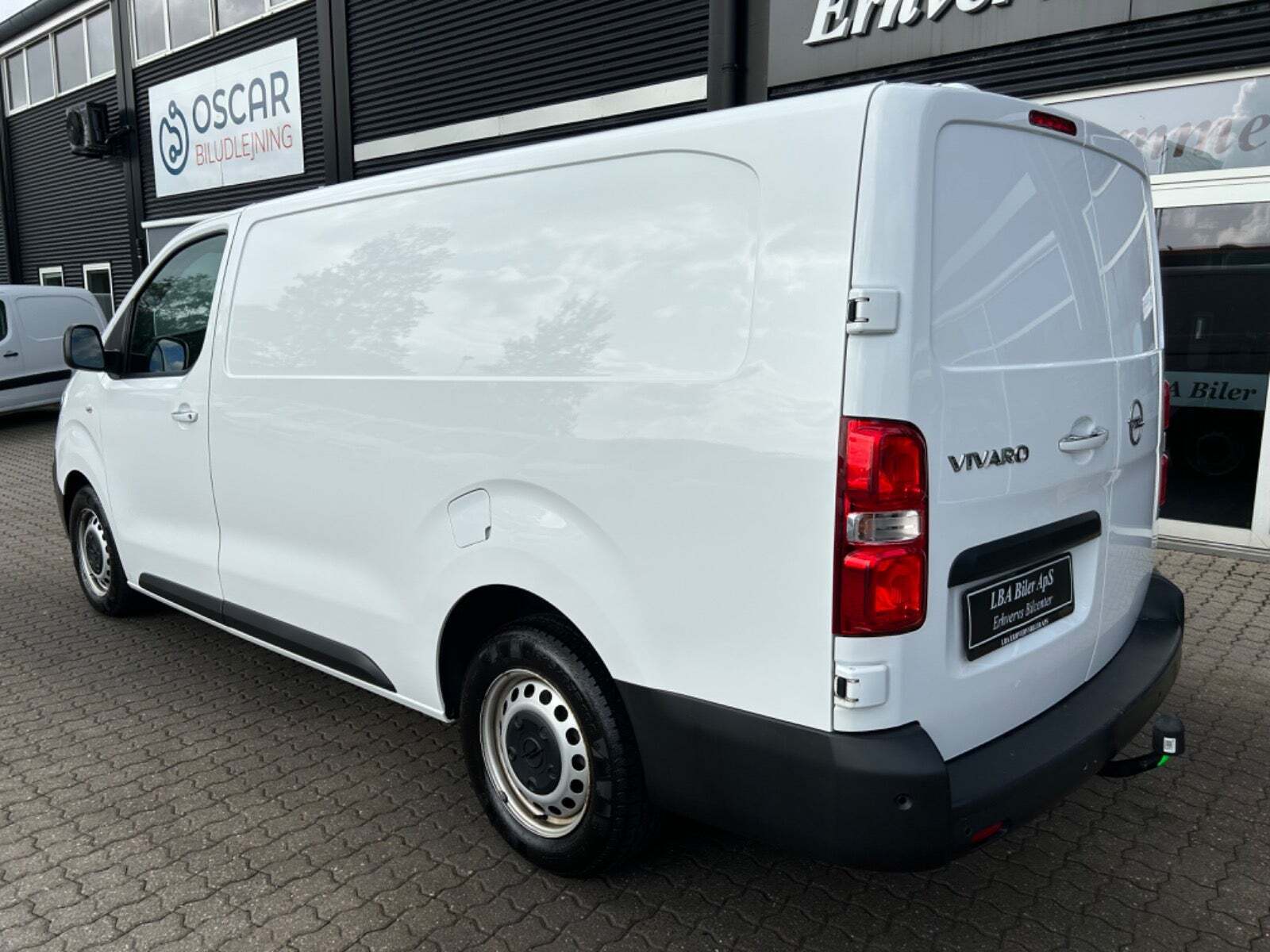 Hvid Opel Vivaro fra 2021