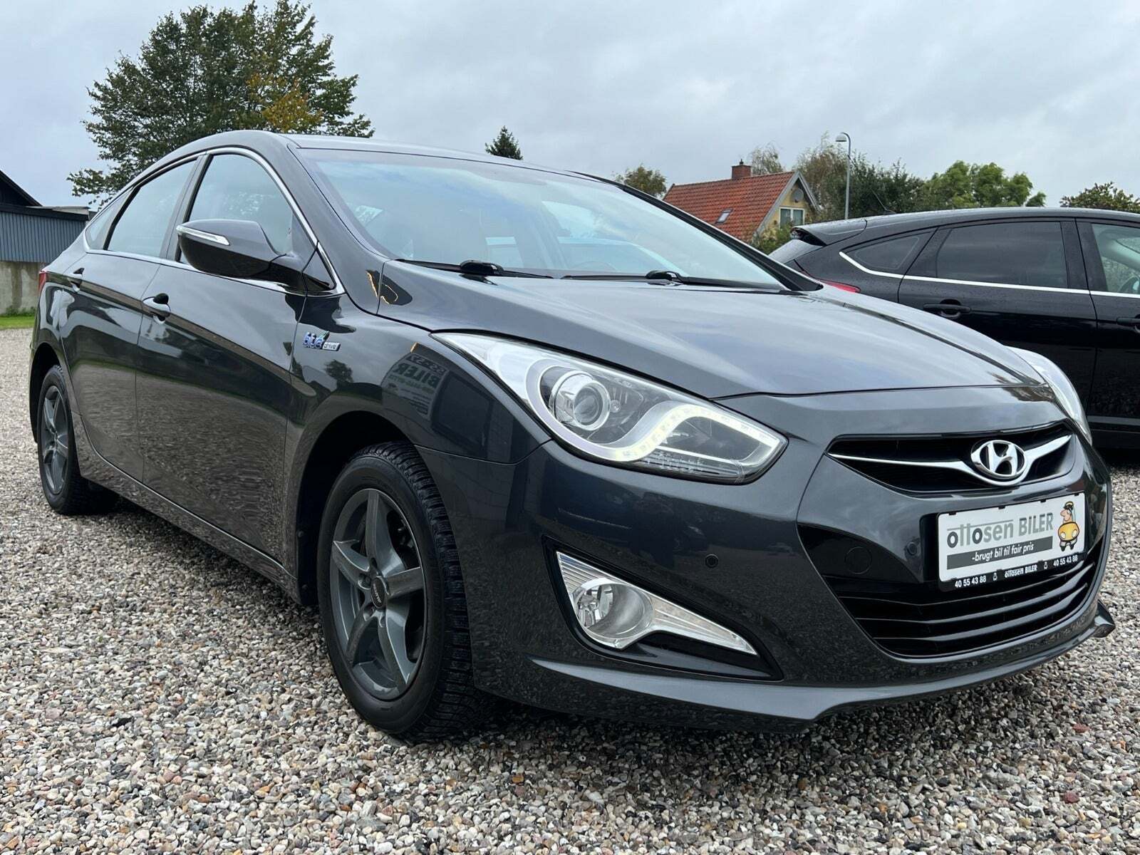 Grå Hyundai i40 fra 2013