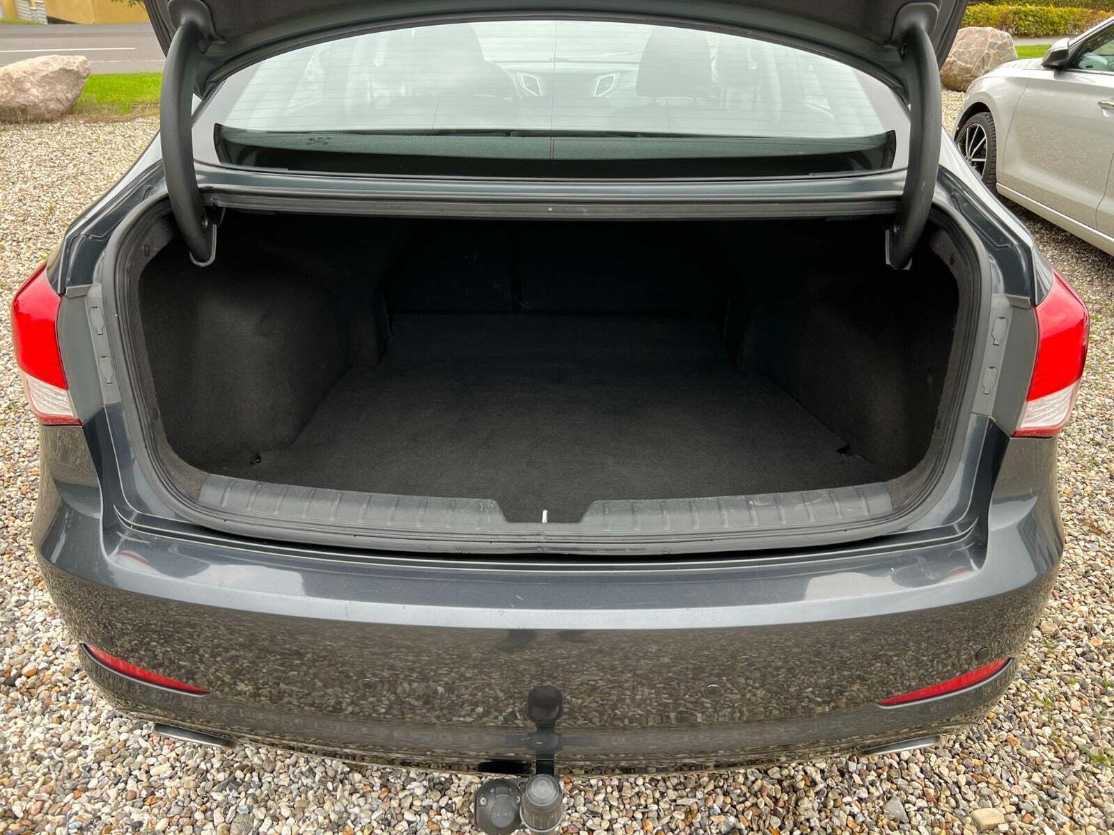 Grå Hyundai i40 fra 2013