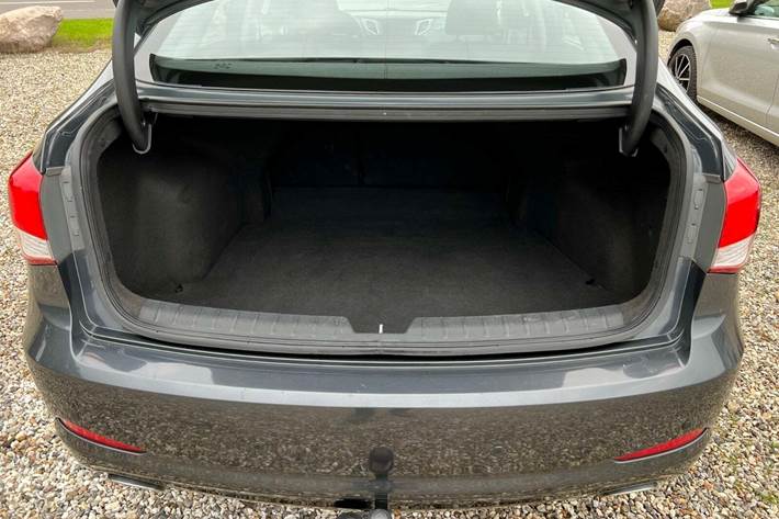 Grå Hyundai i40 fra 2013