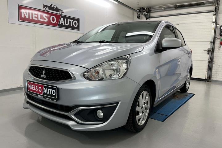 Grå Mitsubishi Space Star fra 2018