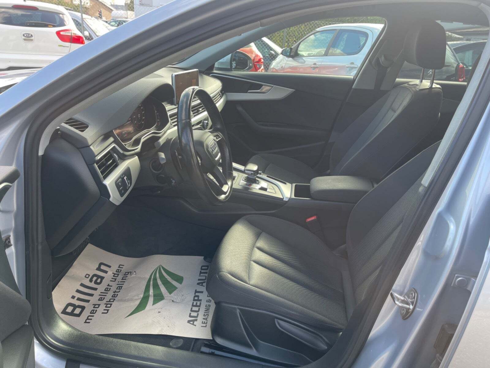 Sølv Audi A4 fra 2016