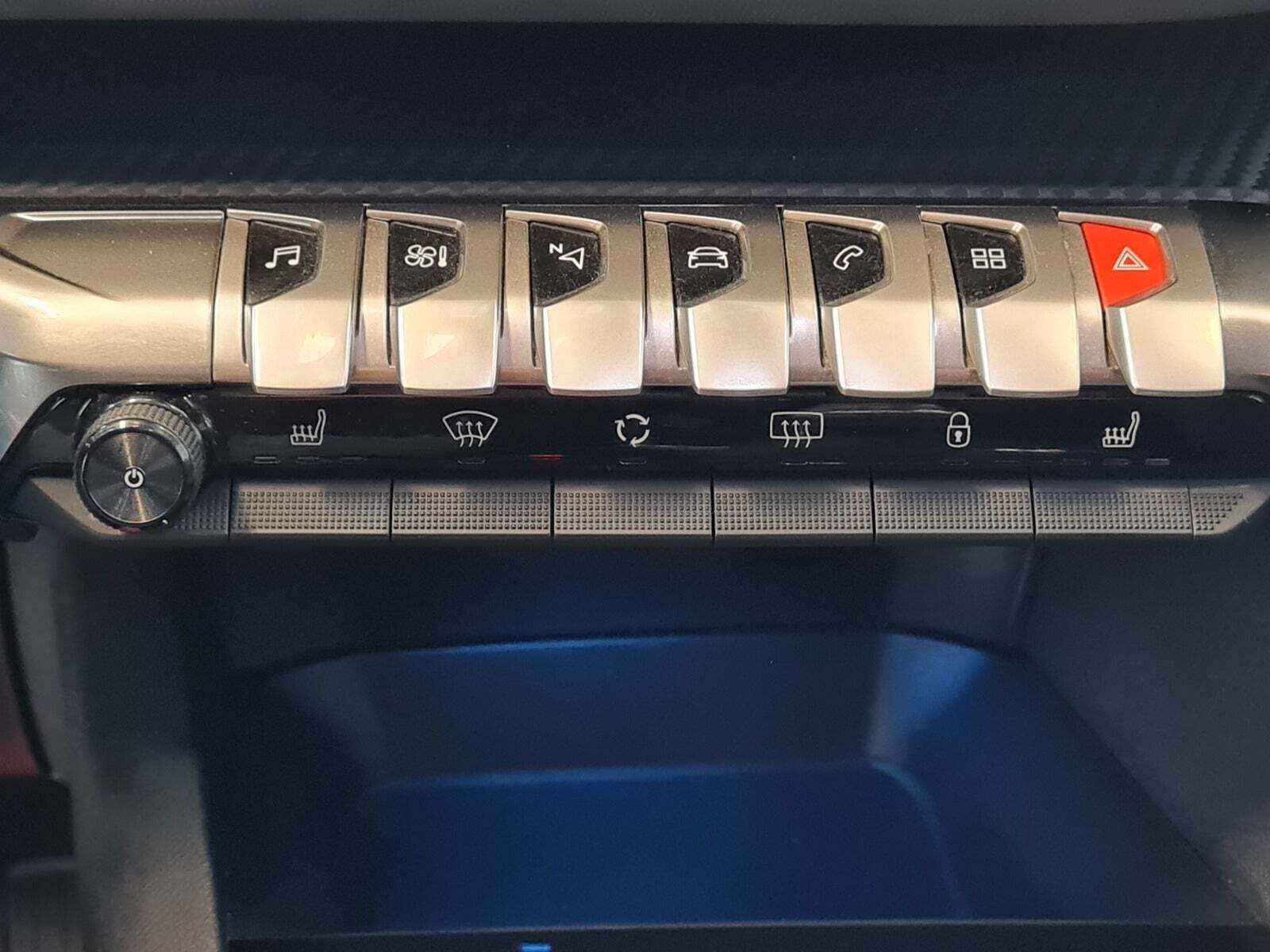 Grå Peugeot 3008 fra 2017