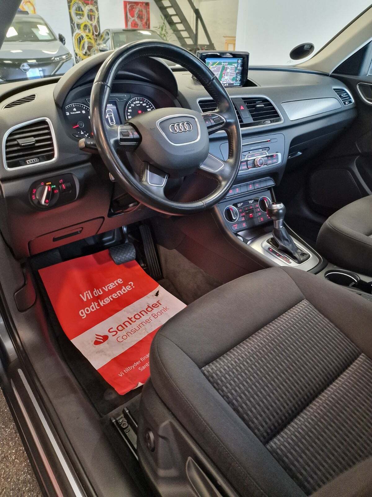 Grå Audi Q3 fra 2015