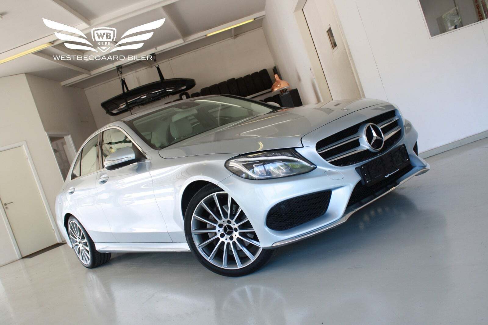 Blå Mercedes C200 fra 2015