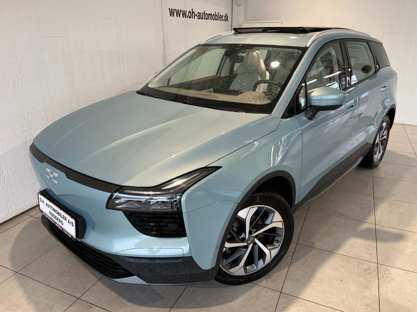 Blå Aiways U5 fra 2021