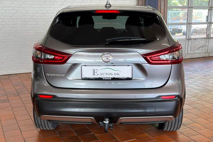 Grå Nissan Qashqai fra 2020