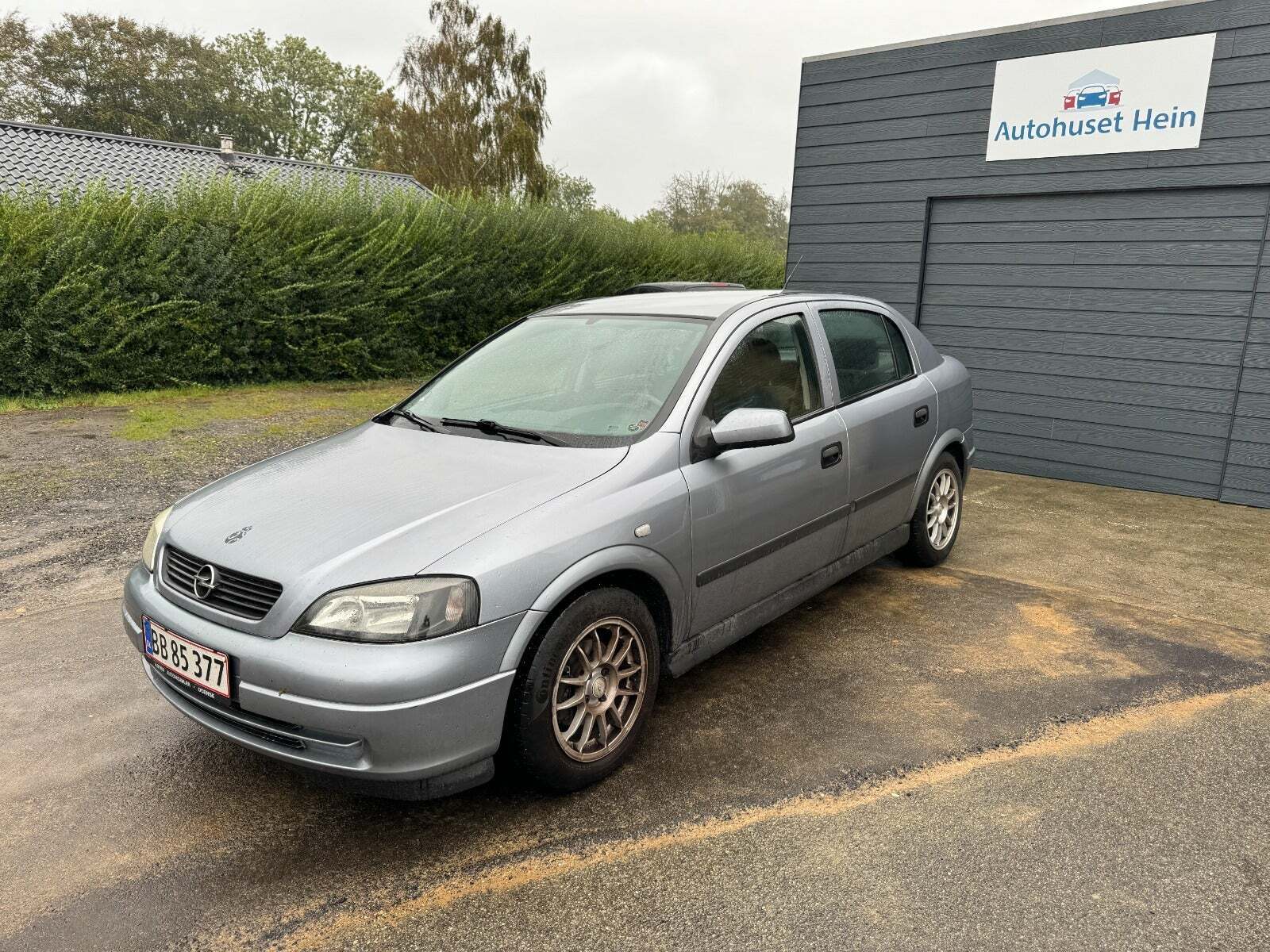 Blå Opel Astra fra 2008