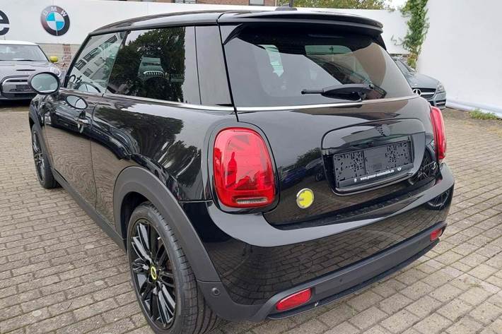 Sort Mini Cooper SE fra 2022