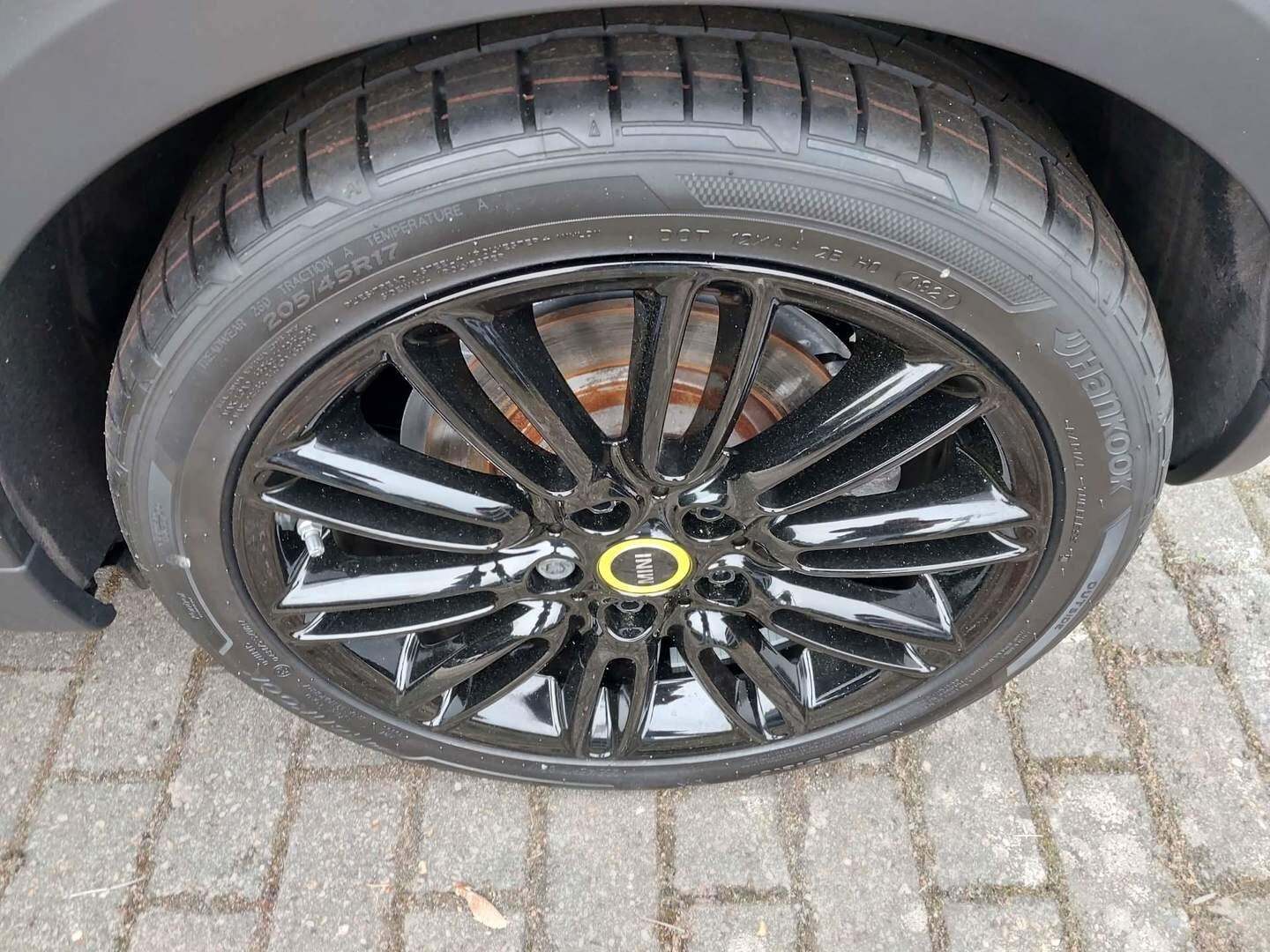 Sort Mini Cooper SE fra 2022