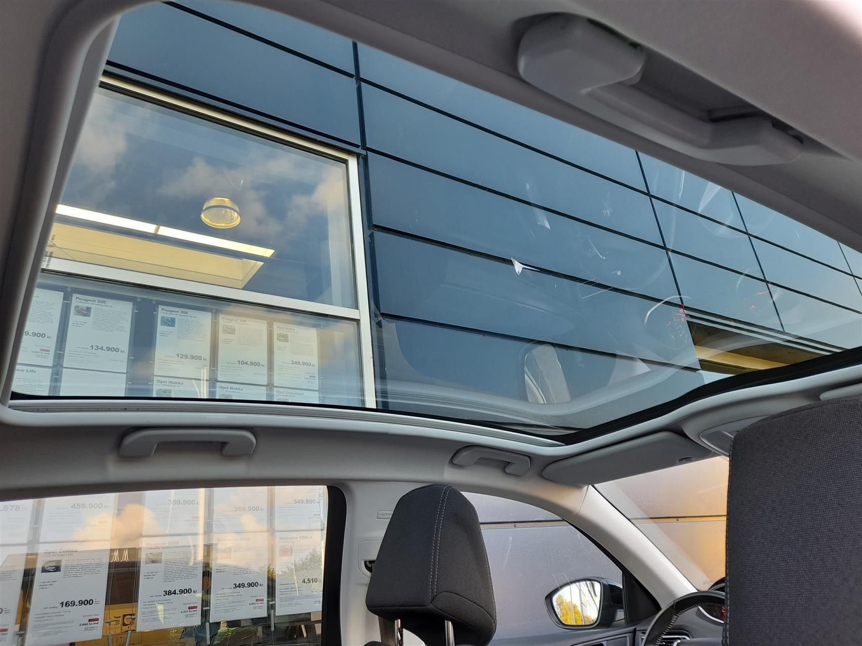 Sort Peugeot 308 fra 2019