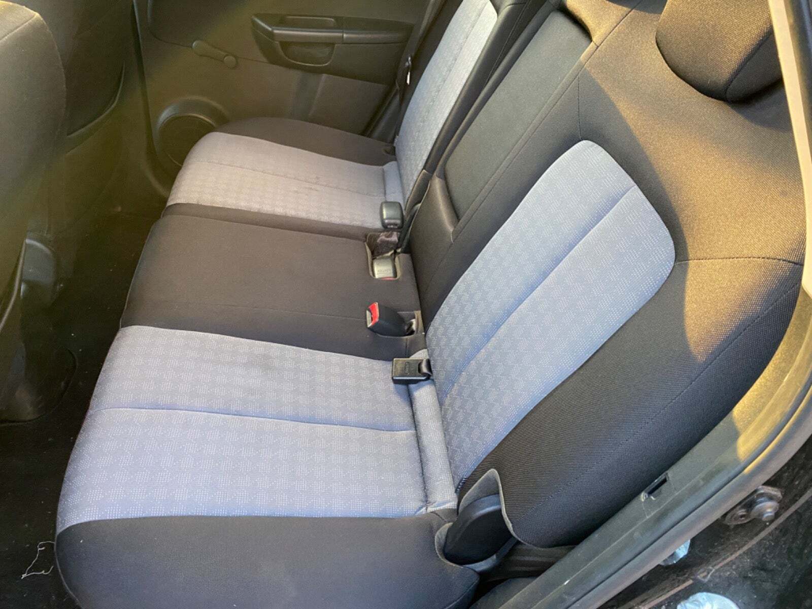 Sort Kia Venga fra 2017 set indefra