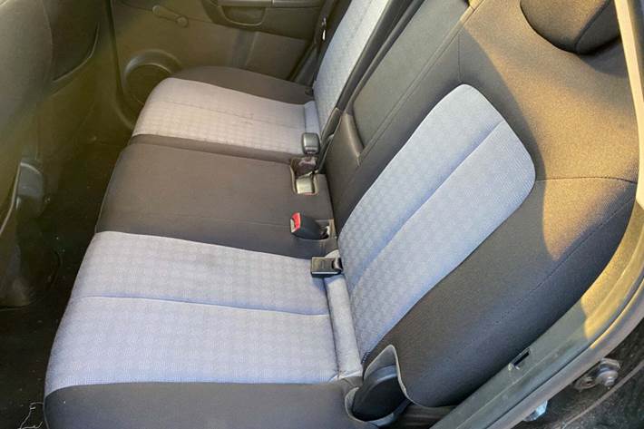 Sort Kia Venga fra 2017 set indefra