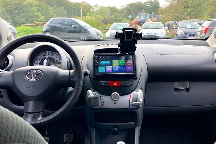 Sølv Toyota Aygo fra 2008