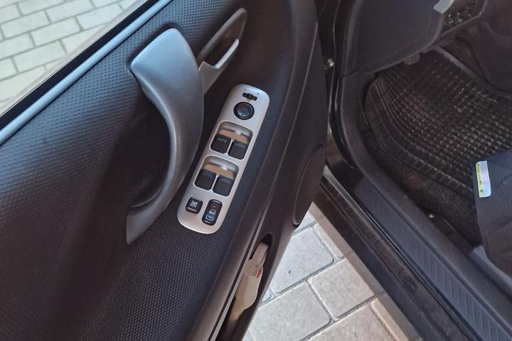 Sort Suzuki Liana fra 2006