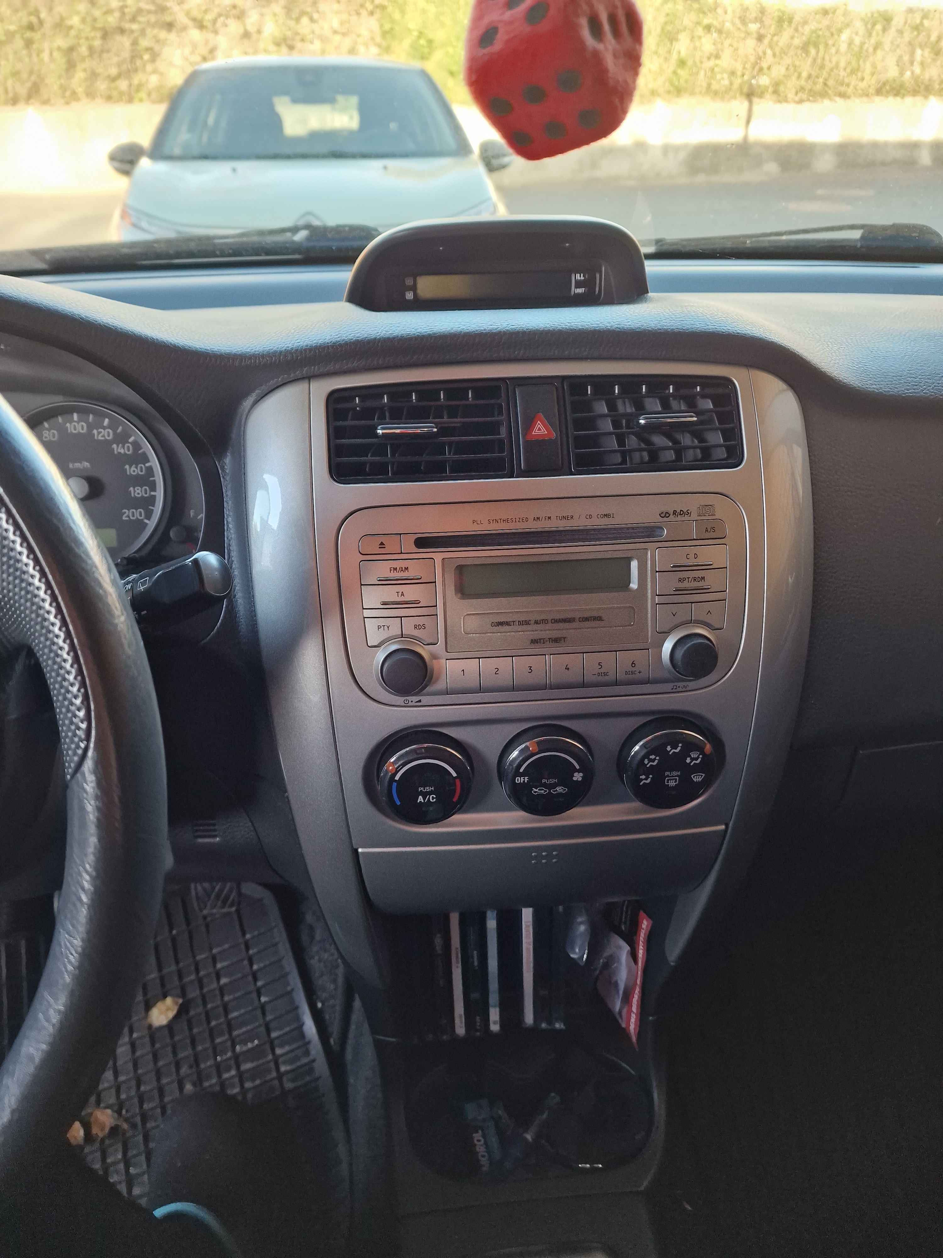 Sort Suzuki Liana fra 2006