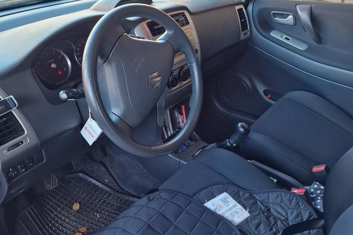 Sort Suzuki Liana fra 2006