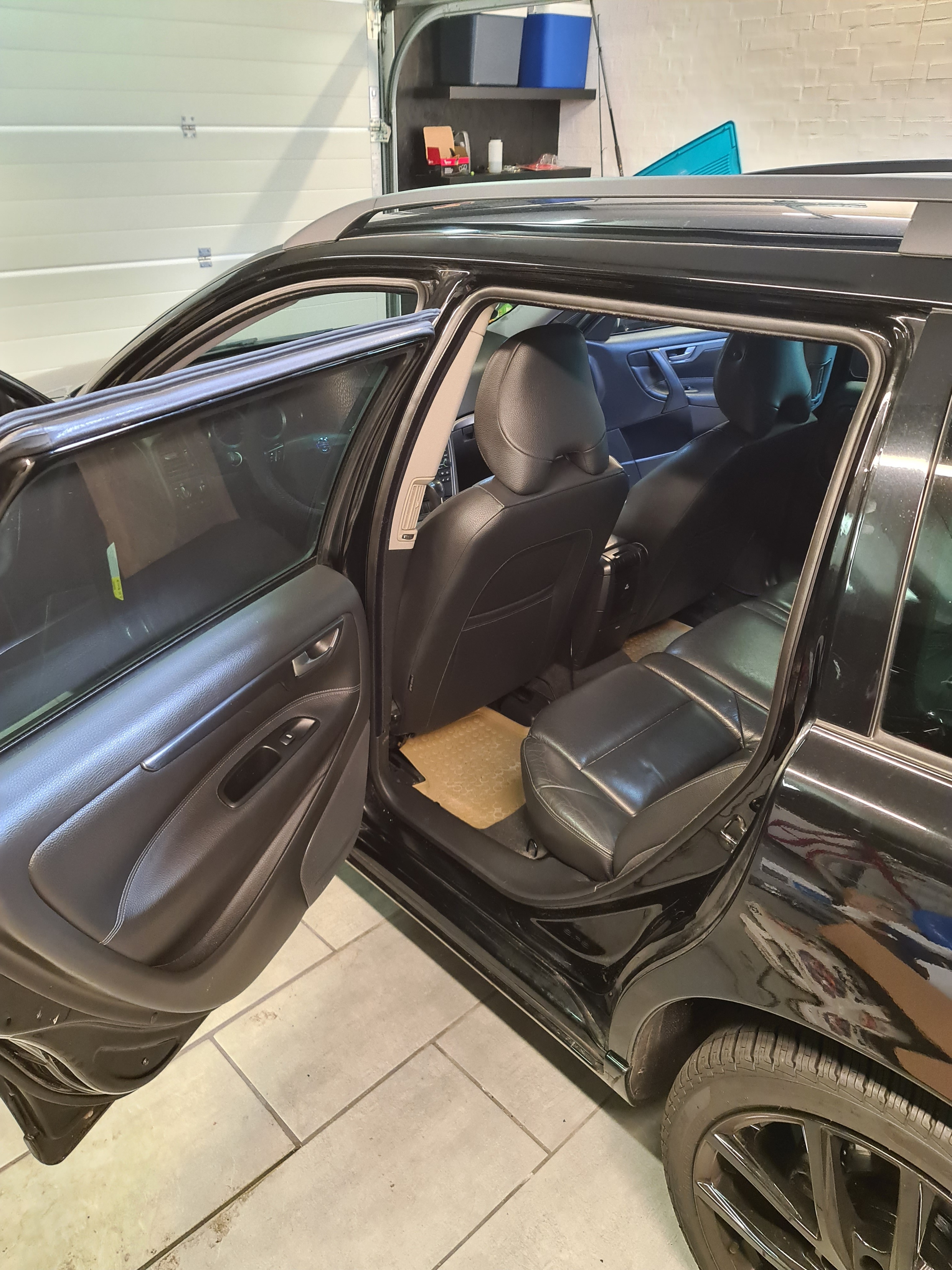 Sort Volvo V70 fra 2006
