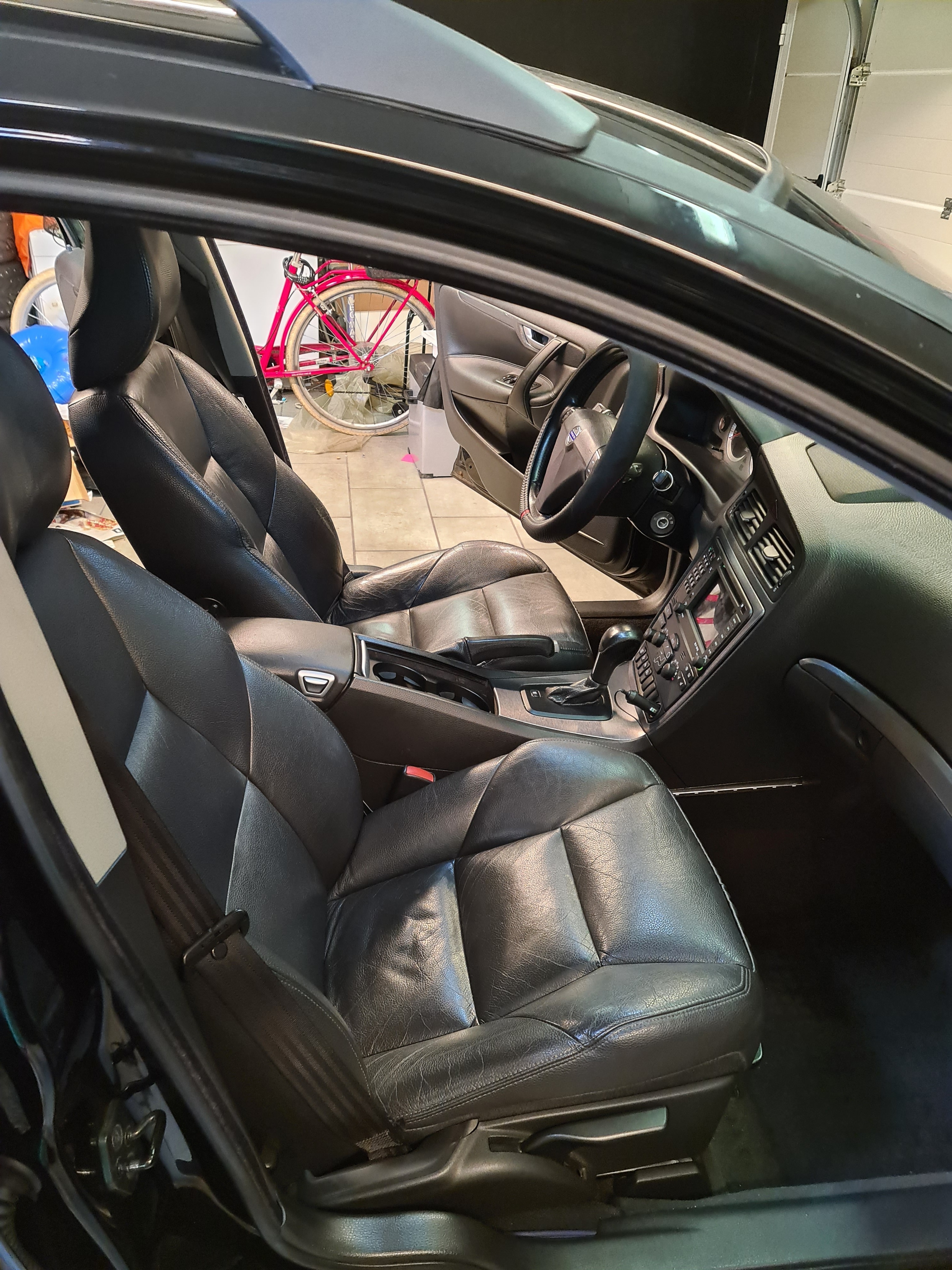 Sort Volvo V70 fra 2006