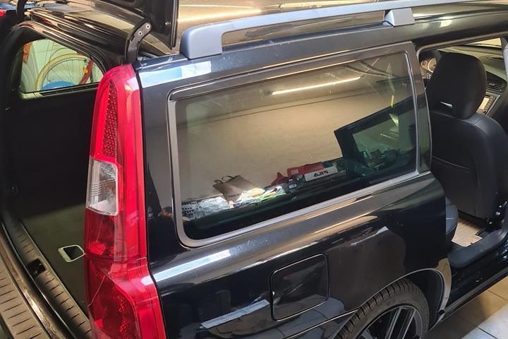 Sort Volvo V70 fra 2006