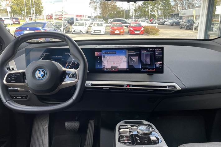 Sort BMW iX fra 2022