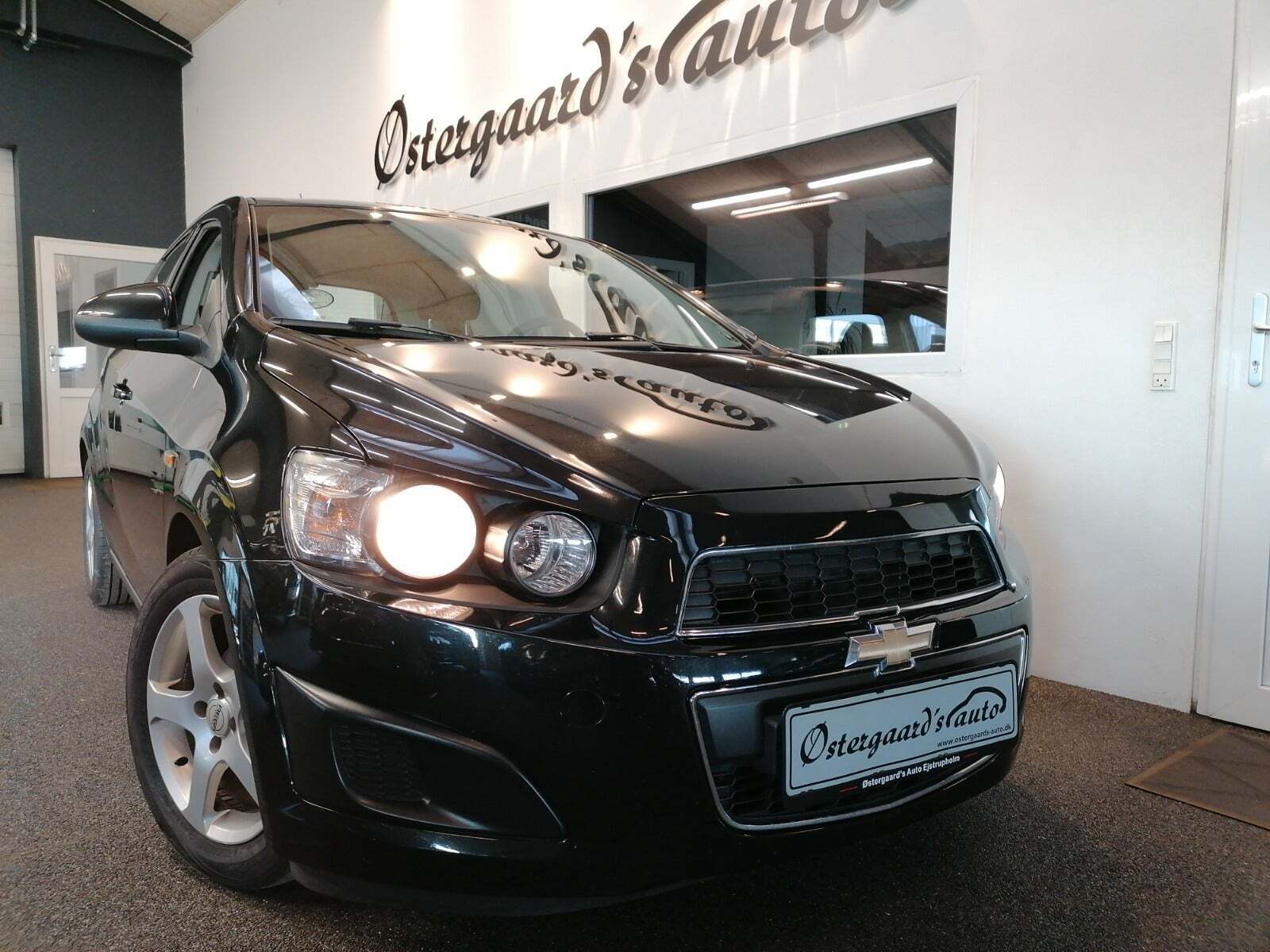 Grå Chevrolet Aveo fra 2013
