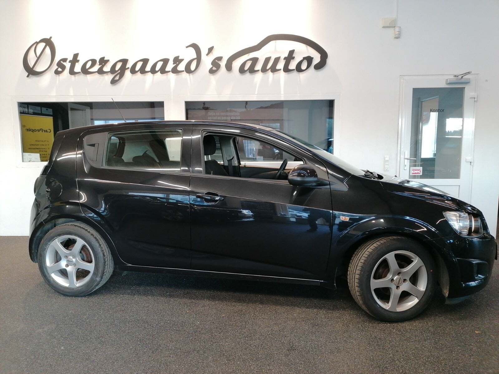 Grå Chevrolet Aveo fra 2013