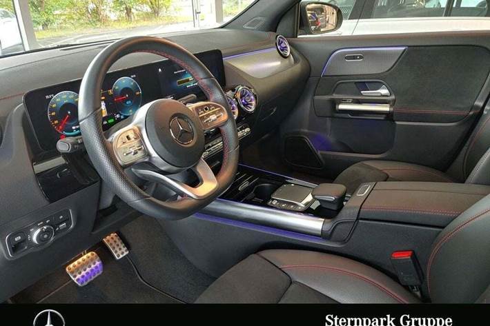 Grå Mercedes EQA250 fra 2021