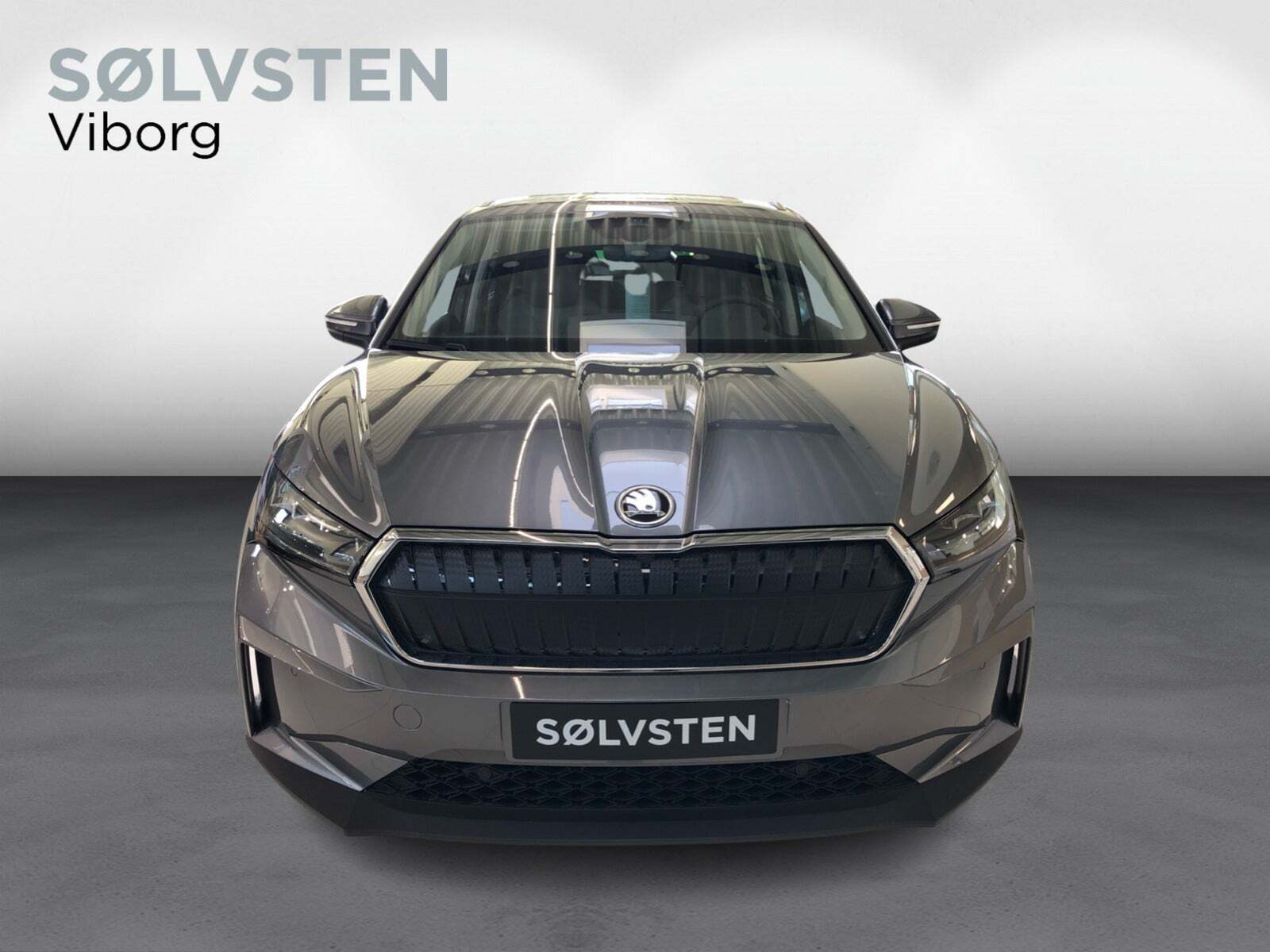 Grå Skoda Enyaq fra 2023