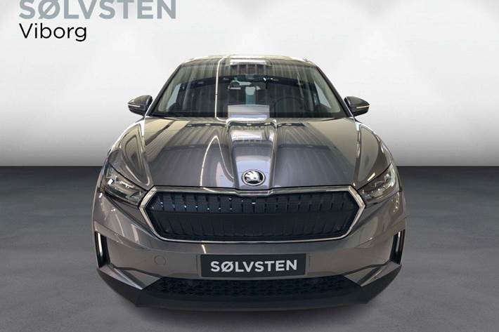 Grå Skoda Enyaq fra 2023