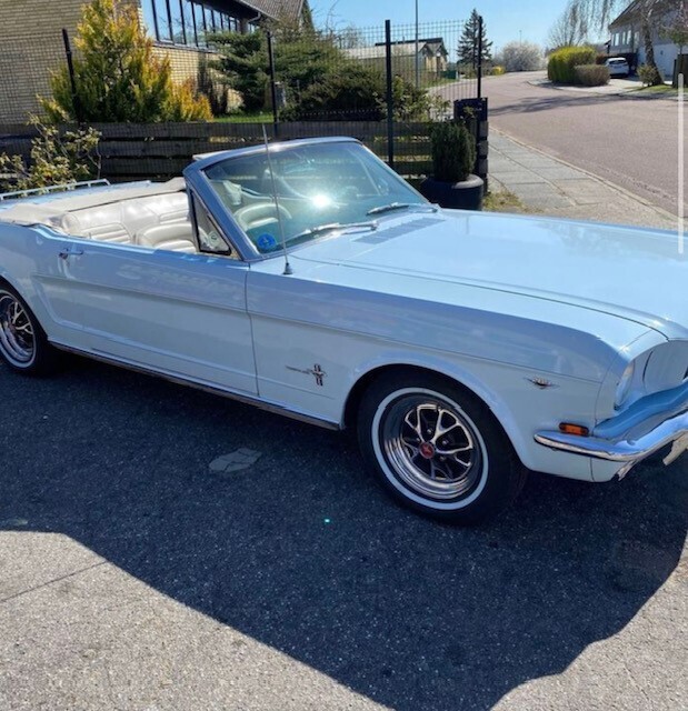 Ford Mustang Convertible