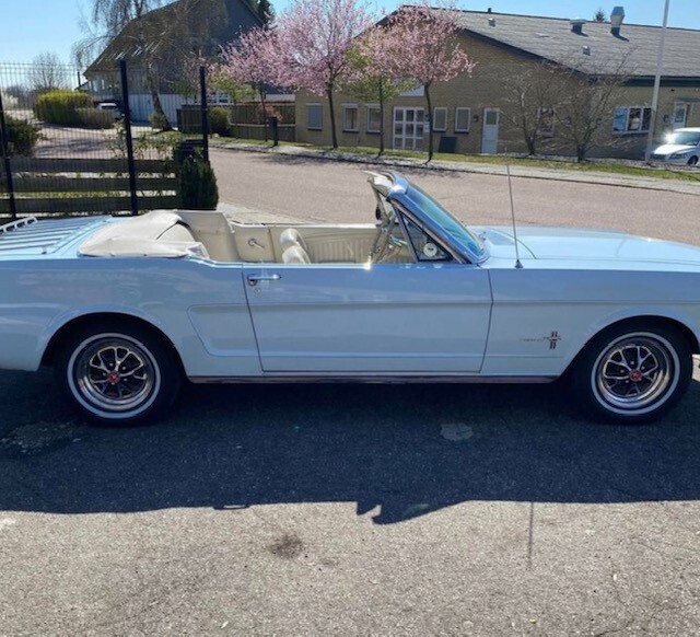 Ford Mustang Convertible