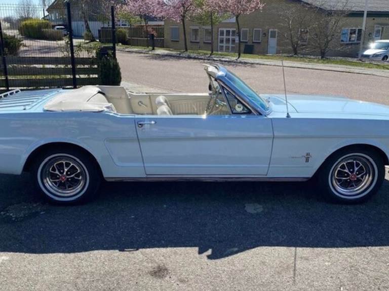 Ford Mustang Convertible