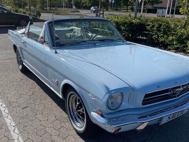 Ford Mustang Convertible