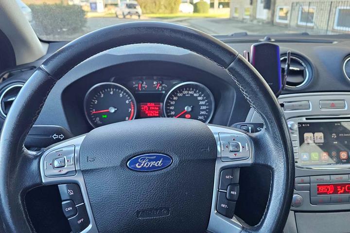Sort Ford Mondeo fra 2007