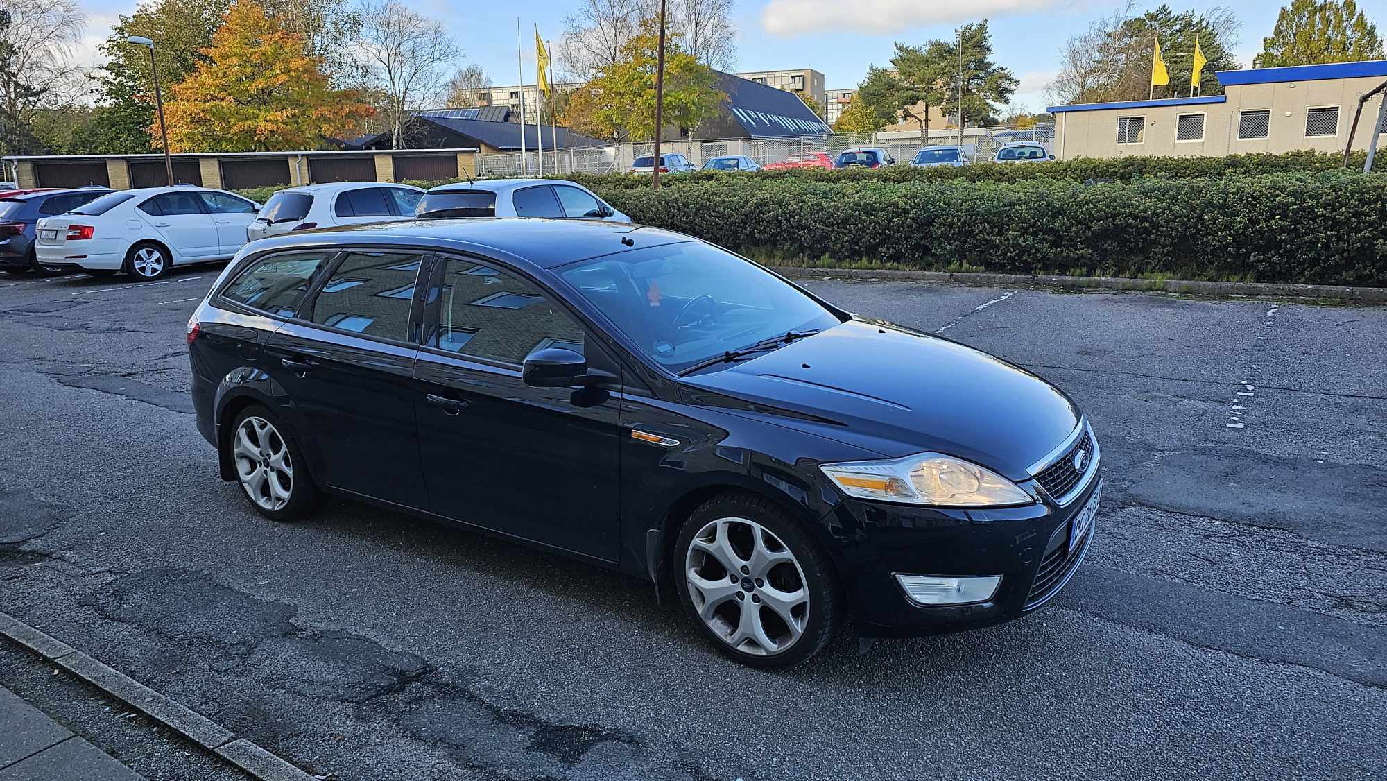 Sort Ford Mondeo fra 2007