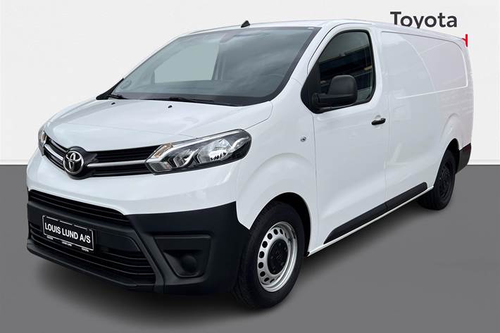 Hvid Toyota ProAce fra 2022 set udefra