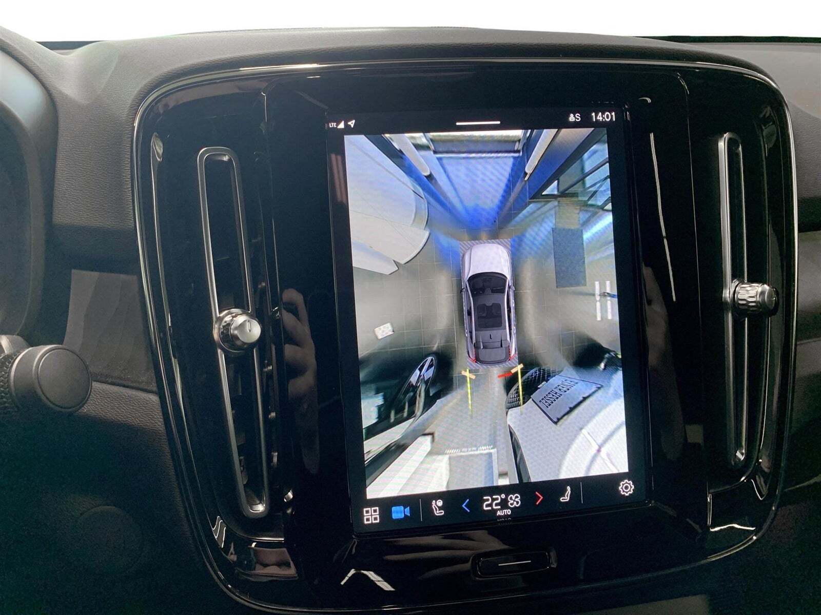 Grå Volvo C40 fra 2022