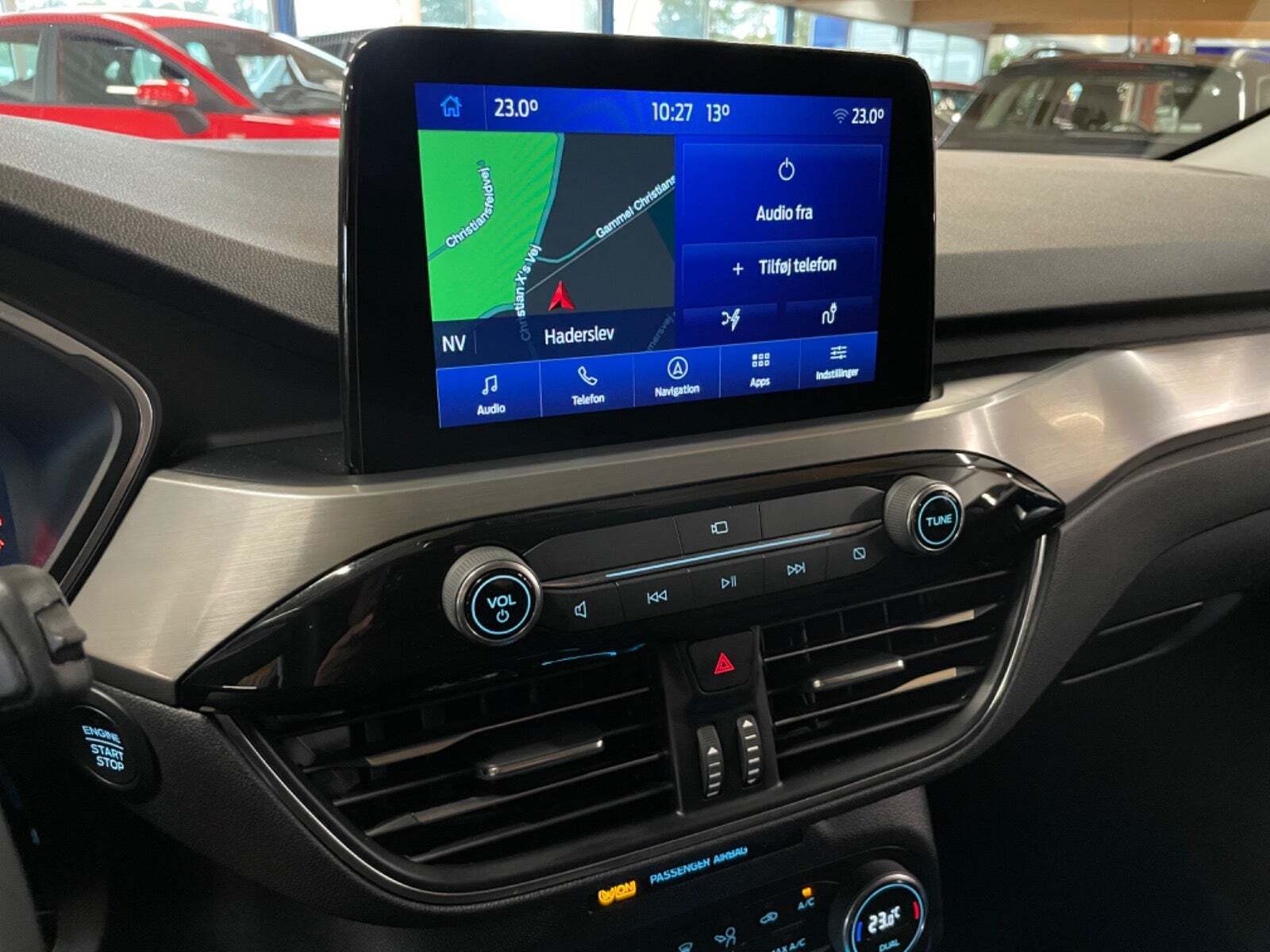 Blå Ford Kuga fra 2022