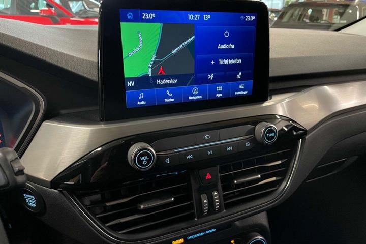 Blå Ford Kuga fra 2022